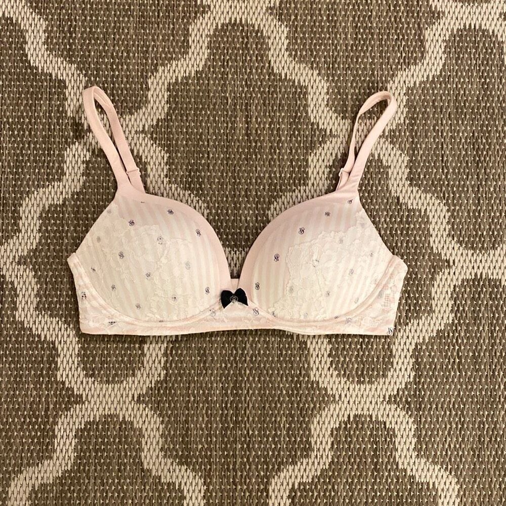 Victoria’s Secret bra size 34D